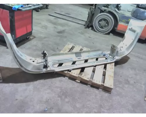 VOLVO VNL BUMPER ASSEMBLY, FRONT