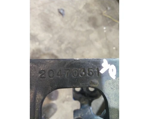 VOLVO VNL BUMPER BRACKET