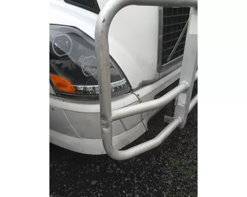 VOLVO VNL BUMPER BRUSH GUARD