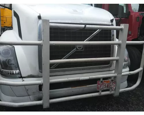 VOLVO VNL BUMPER BRUSH GUARD