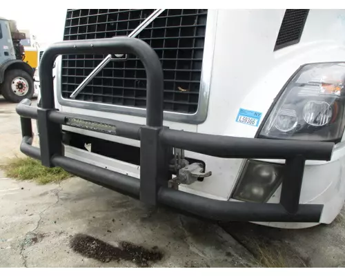 VOLVO VNL BUMPER BRUSH GUARD