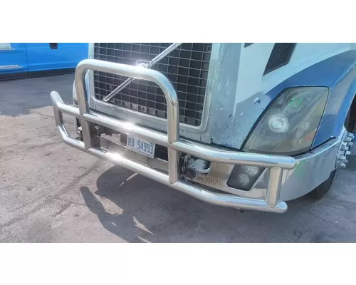 VOLVO VNL BUMPER BRUSH GUARD