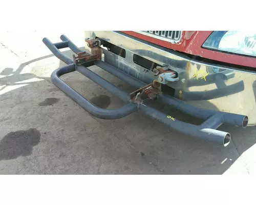 VOLVO VNL BUMPER BRUSH GUARD