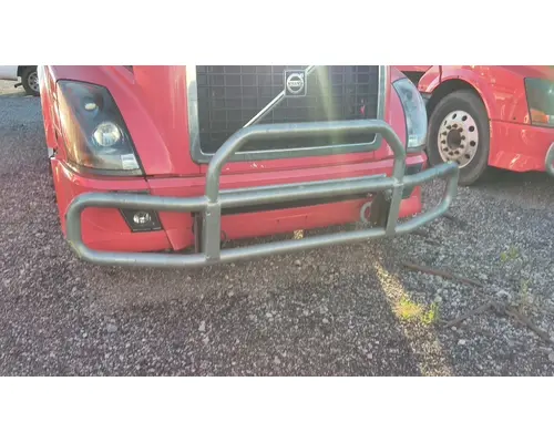 VOLVO VNL BUMPER BRUSH GUARD