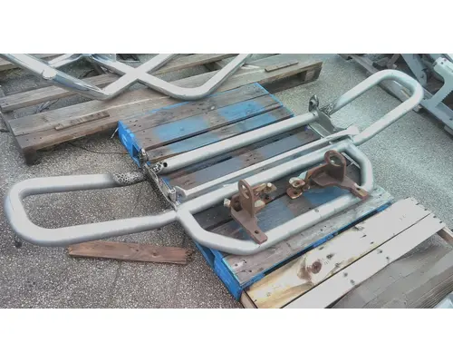 VOLVO VNL BUMPER BRUSH GUARD