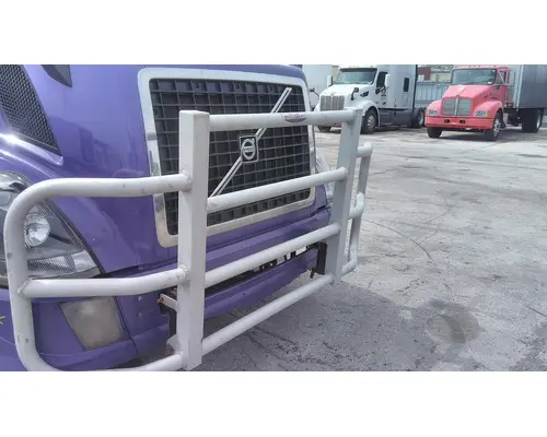 VOLVO VNL BUMPER BRUSH GUARD