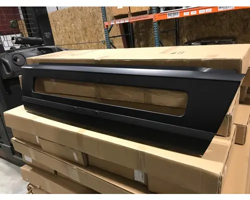 VOLVO VNL BUMPER CENTER