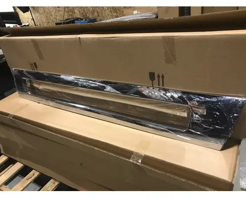 VOLVO VNL BUMPER CENTER