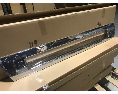 VOLVO VNL BUMPER CENTER