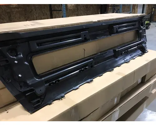 VOLVO VNL BUMPER CENTER