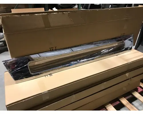 VOLVO VNL BUMPER CENTER