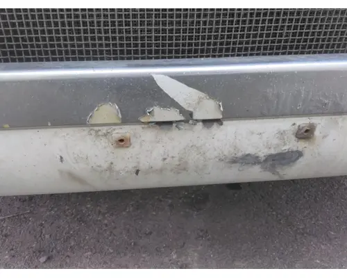 VOLVO VNL BUMPER CENTER