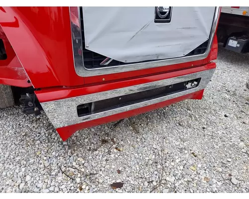 VOLVO VNL BUMPER CENTER