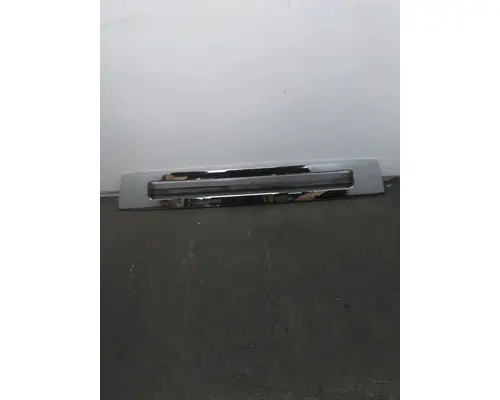 VOLVO VNL BUMPER CENTER