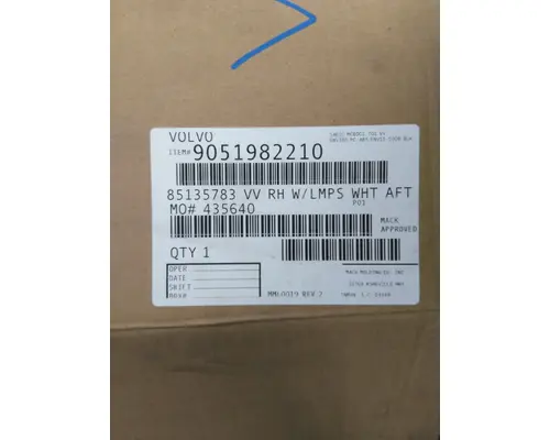 VOLVO VNL BUMPER END