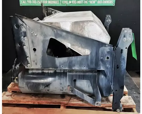 VOLVO VNL Battery BoxTray