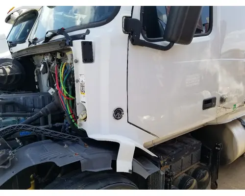 VOLVO VNL Body Parts, Misc.