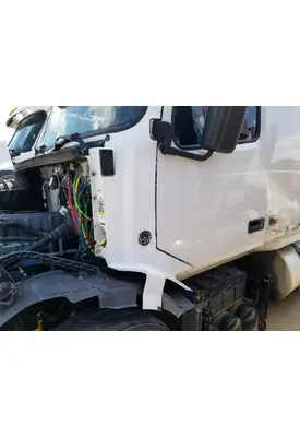 VOLVO VNL Body Parts, Misc.