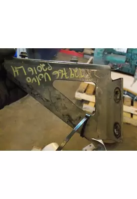 VOLVO VNL Brackets, Misc.