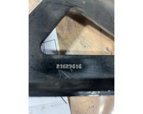 VOLVO VNL Brackets, Misc.