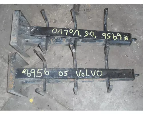 VOLVO VNL Brackets, Misc