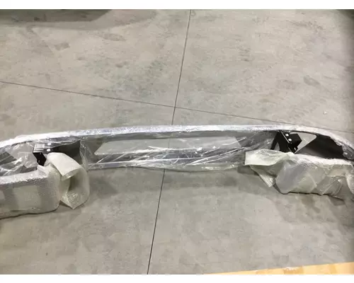 VOLVO VNL Bumper Assembly, Front