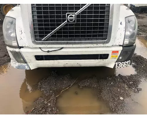 VOLVO VNL Bumper Assembly, Front