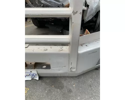 VOLVO VNL Bumper Assembly, Front