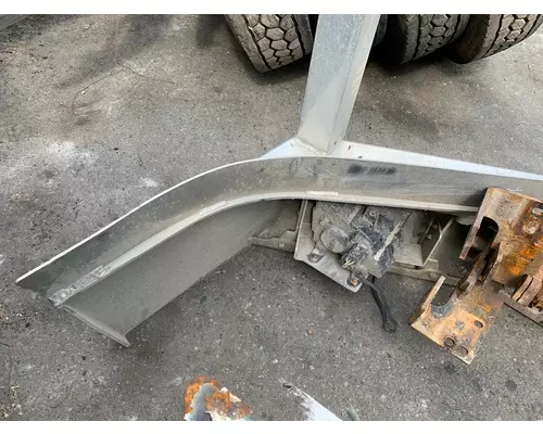 VOLVO VNL Bumper Assembly, Front