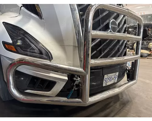 VOLVO VNL Bumper Assembly, Front