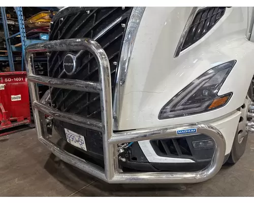 VOLVO VNL Bumper Assembly, Front