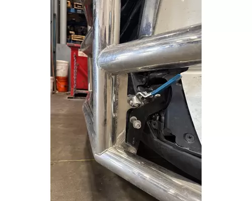 VOLVO VNL Bumper Assembly, Front