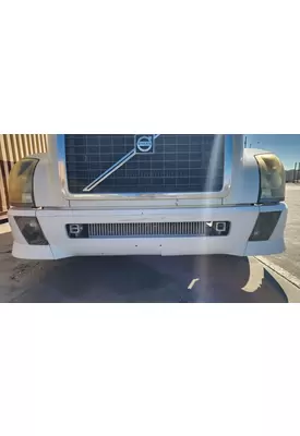 VOLVO VNL Bumper Assembly, Front