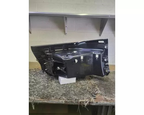 VOLVO VNL Bumper Assembly, Front