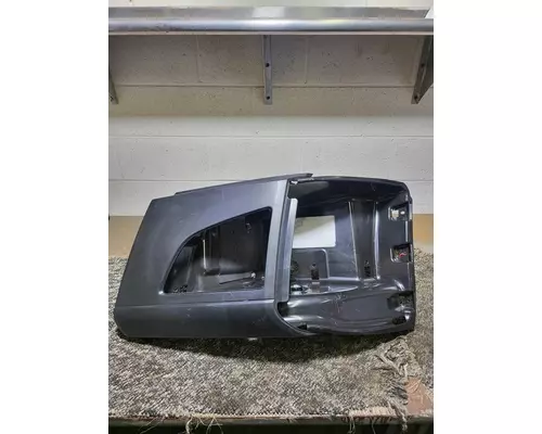 VOLVO VNL Bumper Assembly, Front