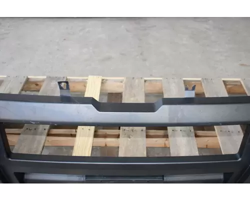 VOLVO VNL Bumper Assembly, Front