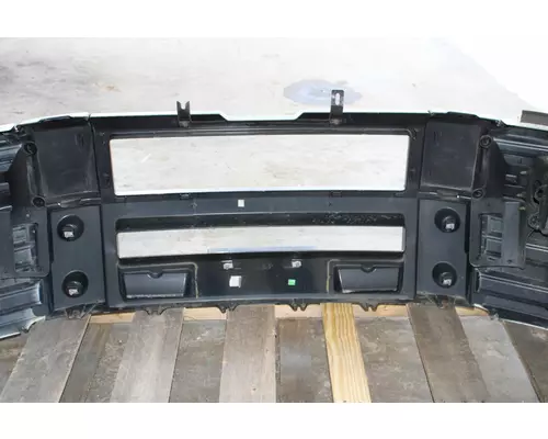 VOLVO VNL Bumper Assembly, Front