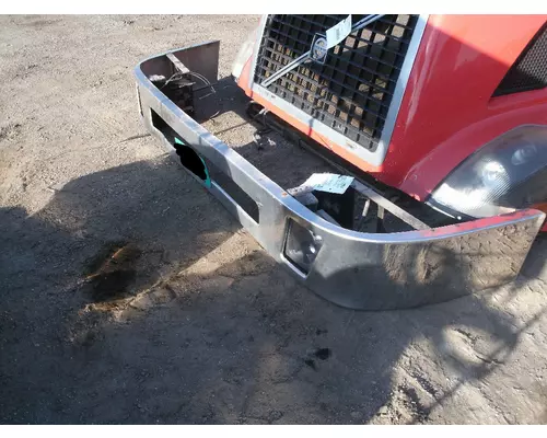 VOLVO VNL Bumper Assembly, Front