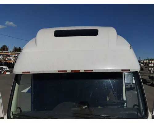VOLVO VNL CAB CLIP
