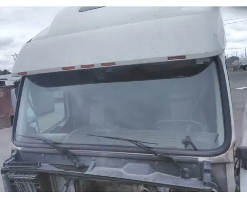 VOLVO VNL CAB CLIP
