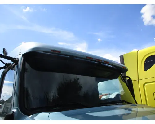 VOLVO VNL CAB CLIP