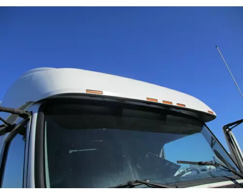 VOLVO VNL CAB CLIP