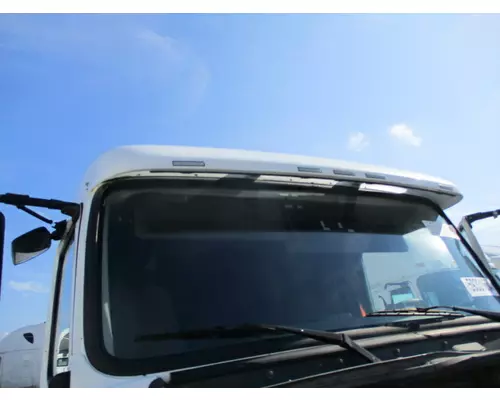 VOLVO VNL CAB CLIP