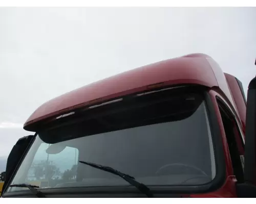 VOLVO VNL CAB CLIP