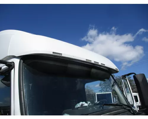 VOLVO VNL CAB CLIP