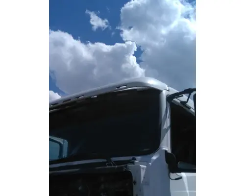 VOLVO VNL CAB CLIP