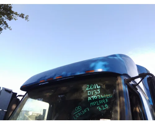 VOLVO VNL CAB CLIP