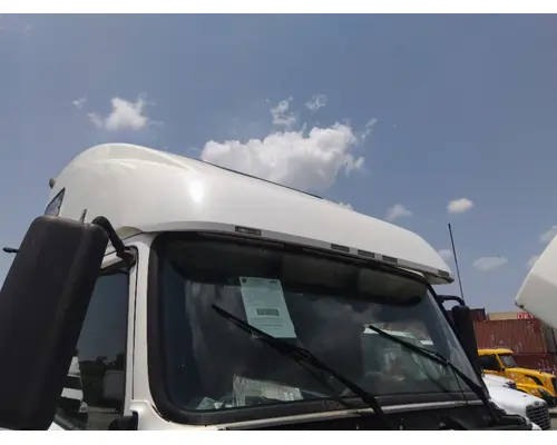 VOLVO VNL CAB CLIP