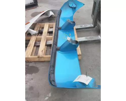 VOLVO VNL CAB CLIP