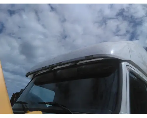 VOLVO VNL CAB CLIP
